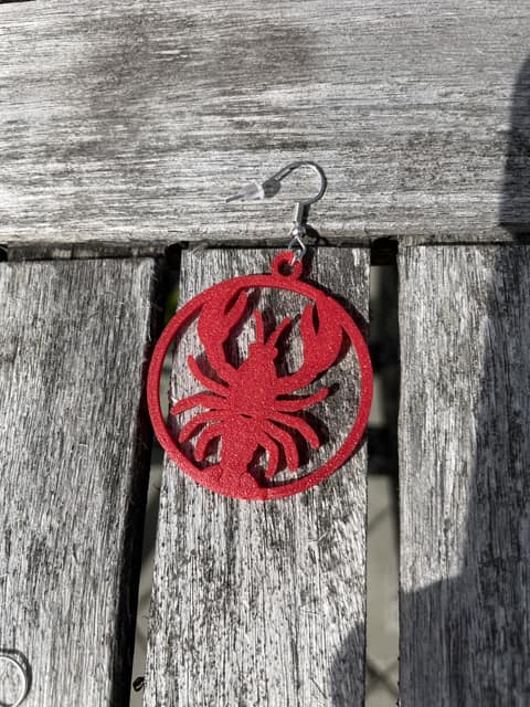 Hummer i röd, 3D-printade örhängen