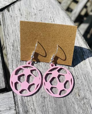 Fotboll i rosa, 3D-printade örhängen (bild 1)