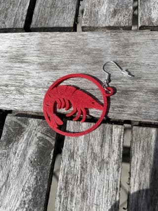 Kräfta i röd, 3D-printade örhängen